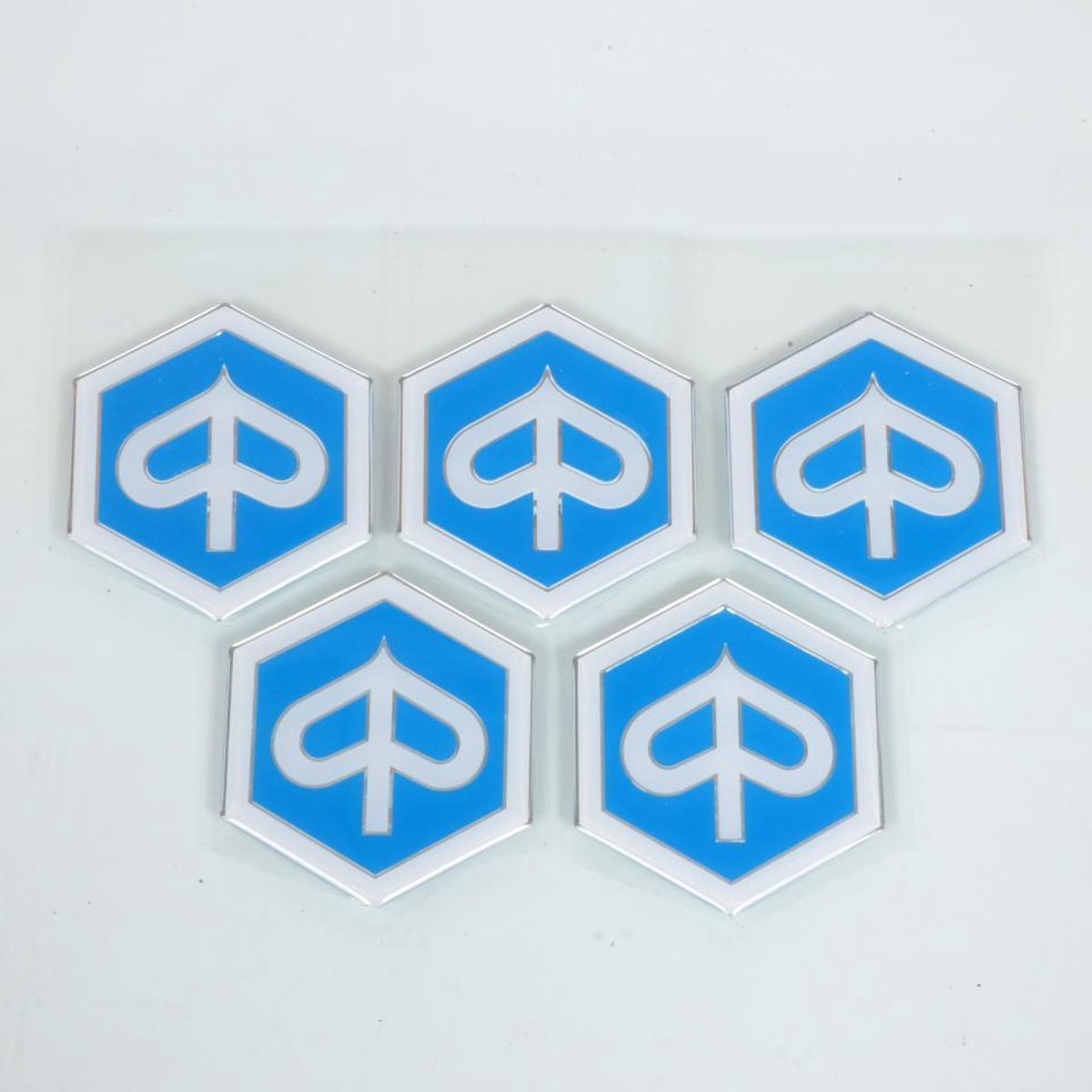 pak van 5 logo stickers embleme voor scooter piaggio 500 mp3 2014 tot 2016 62x55mm