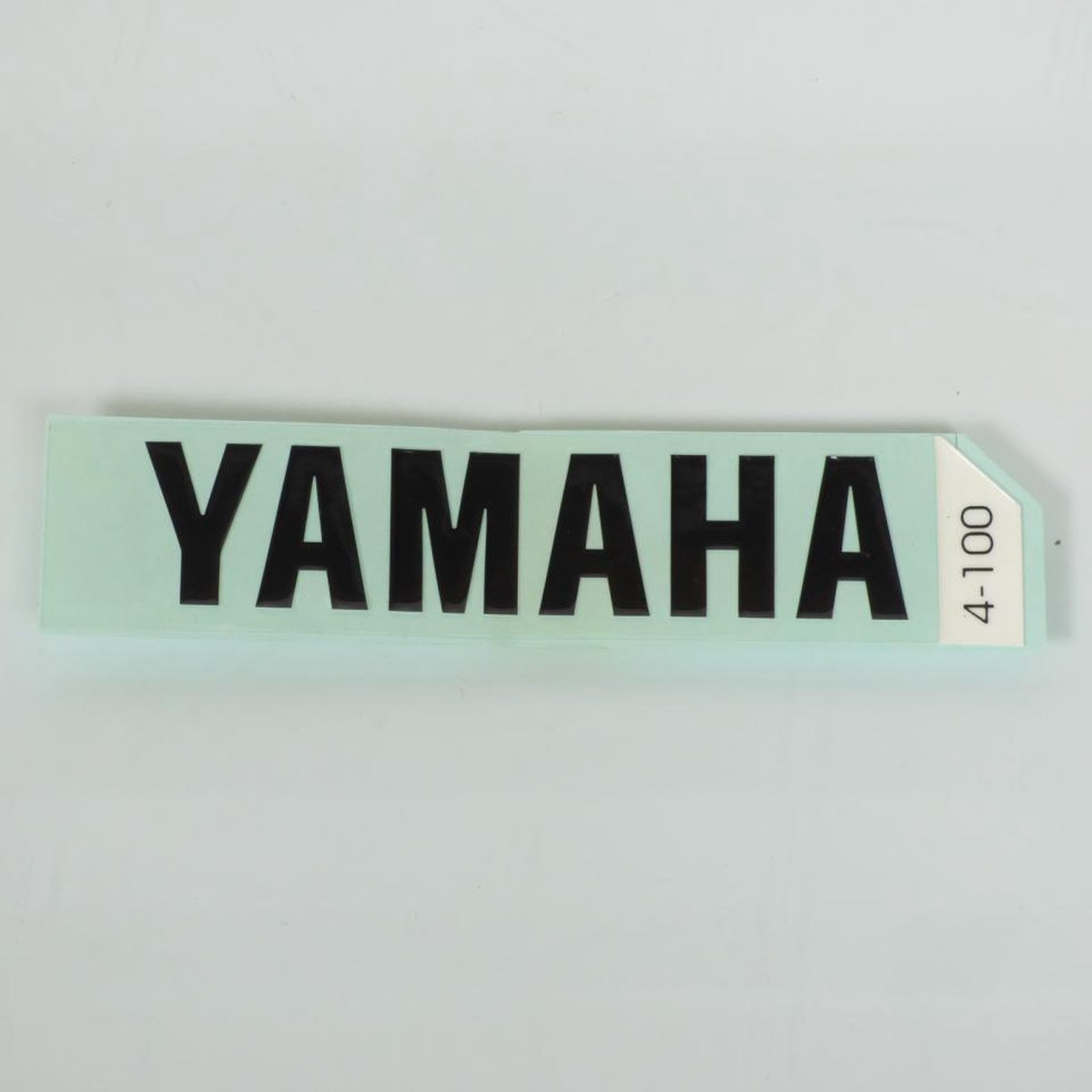 stickers yamaha zwart 98x22mm voor motor yamaha 125 dt 2002 99244-001