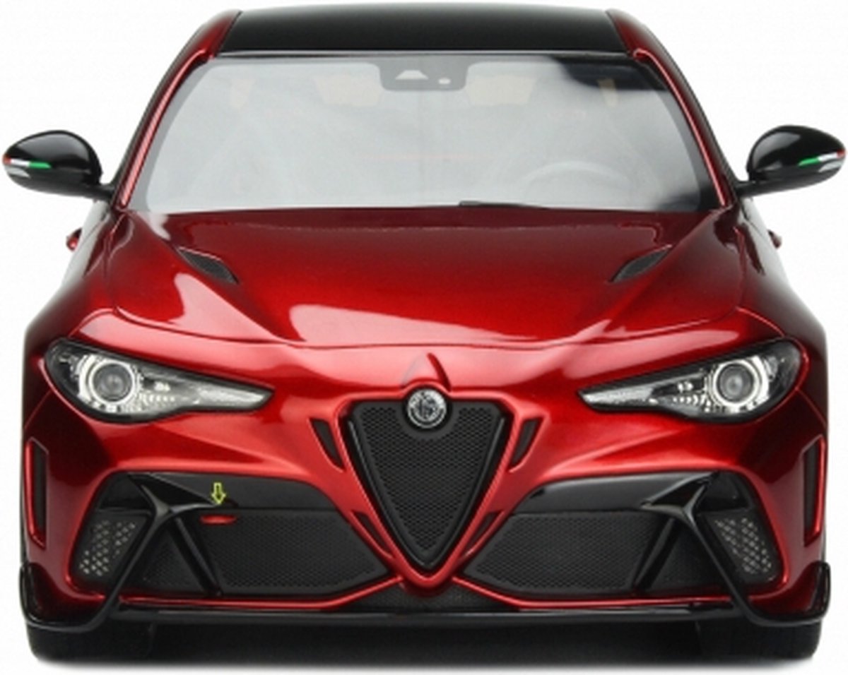 Otto Mobile Alfa Romeo Giulia GTAM Rood 1:18
