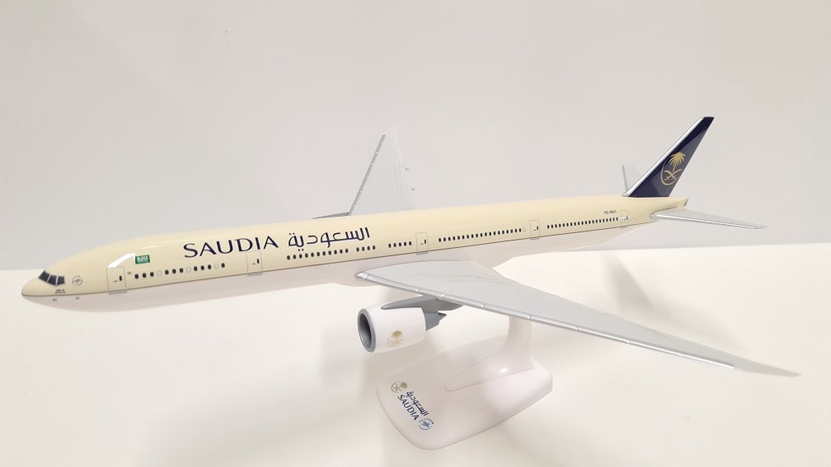 Saudia schaalmodel Boeing vliegtuig 777-300ER schaal 1:200 lengte 36,95cm