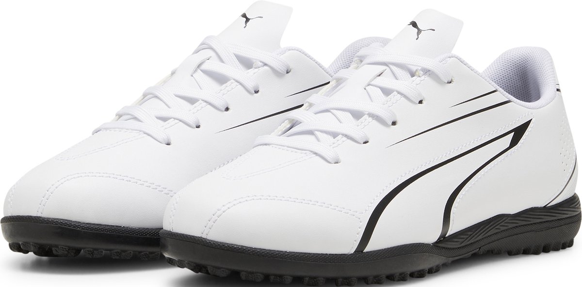 Puma junior voetbalschoenen Vitoria TT kunstgras wit zwart maat 37.