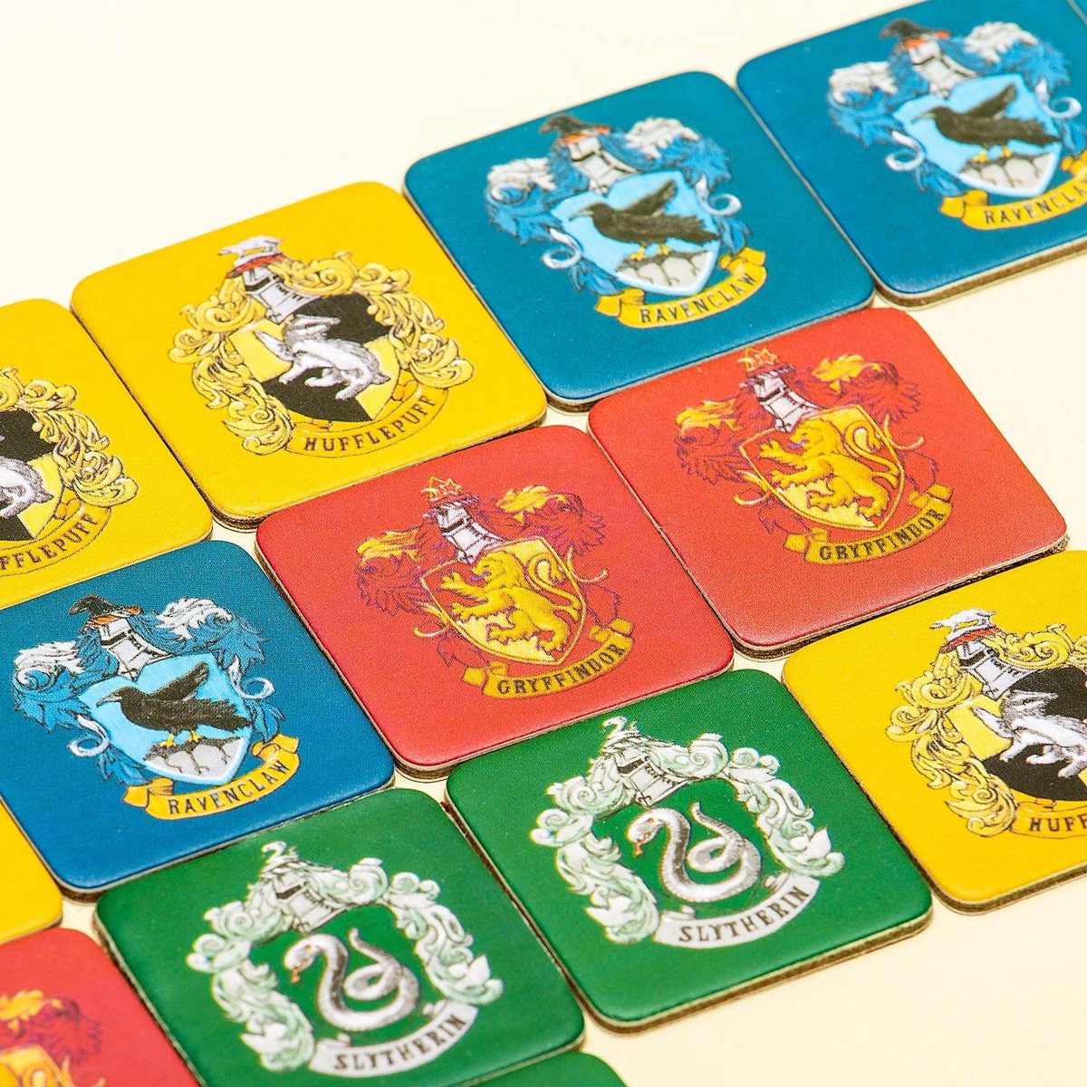 Paladone Harry Potter Hogwarts Houses In A Row Spel