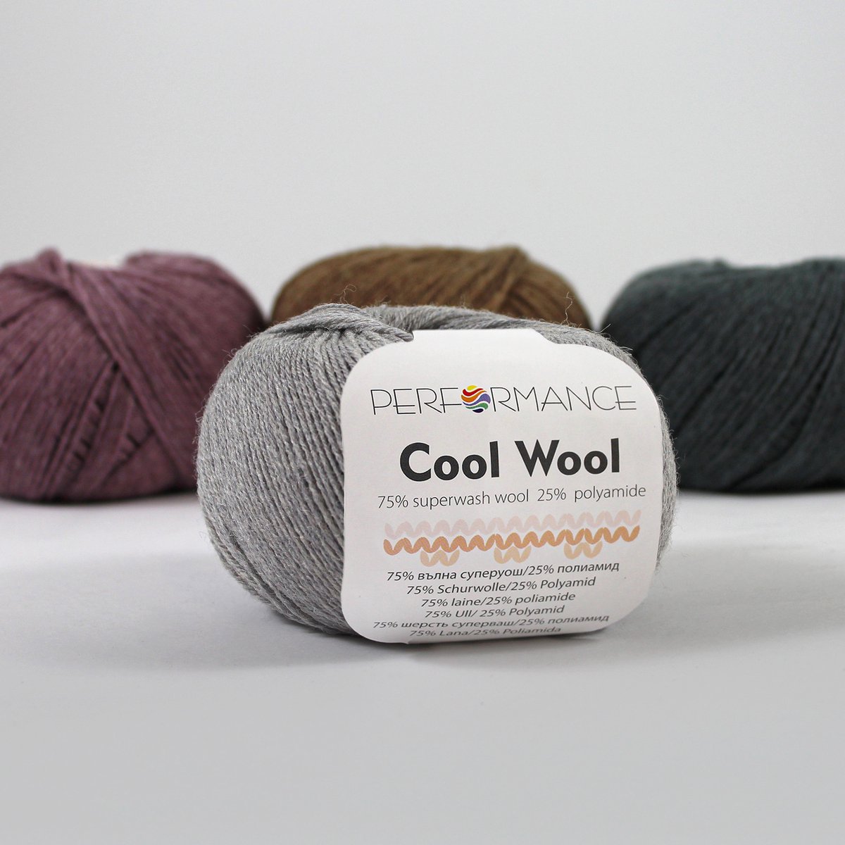 Cool Wool - Grijs (234) - wol en polyamide haakgaren - breigaren - 5 bollen van 50 gram - pendikte 2 - 3 mm.