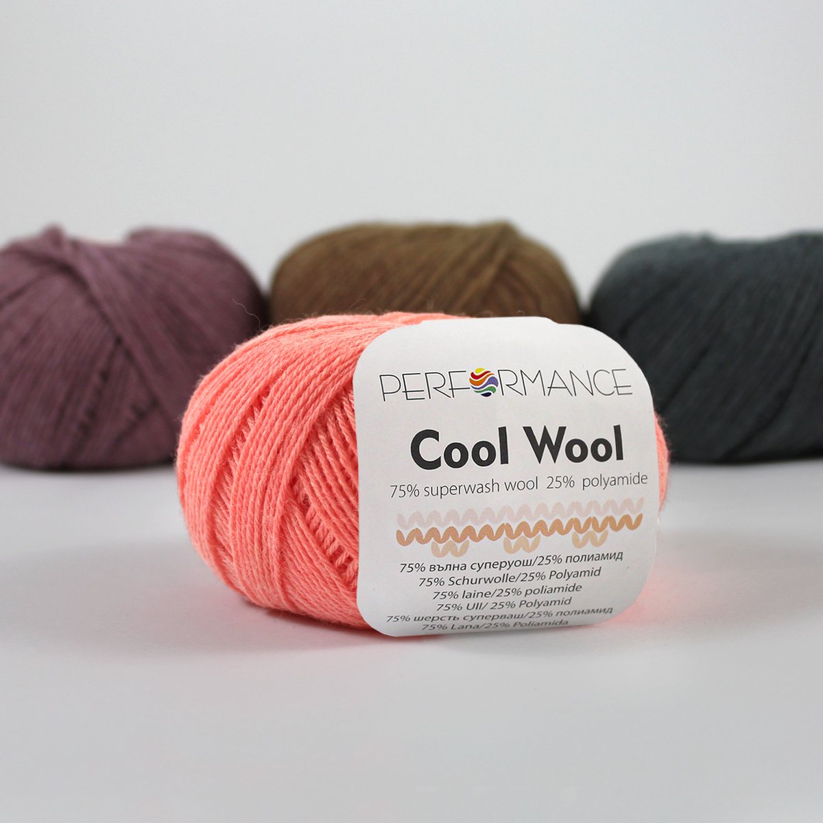 Cool Wool - Koraal Zallm (16) - wol en polyamide haakgaren - breigaren - 5 bollen van 50 gram - pendikte 2 - 3 mm.
