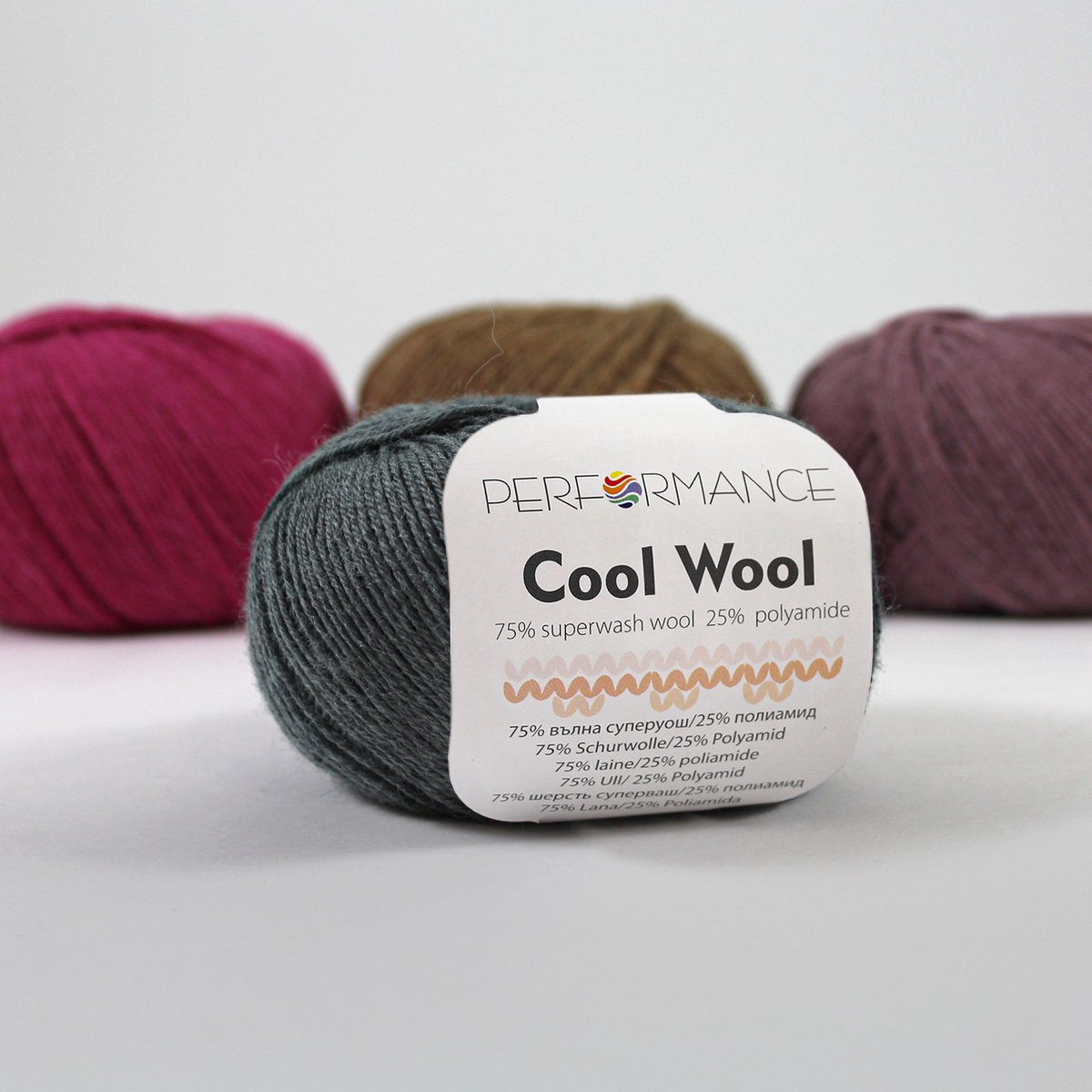 Cool Wool - donker grijs (236) - wol en polyamide haakgaren - breigaren - 5 bollen van 50 gram - pendikte 2 - 3 mm.
