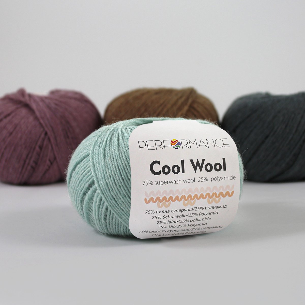 Cool Wool - vintage green (135) - wol en polyamide haakgaren - breigaren - 5 bollen van 50 gram - pendikte 2 - 3 mm.