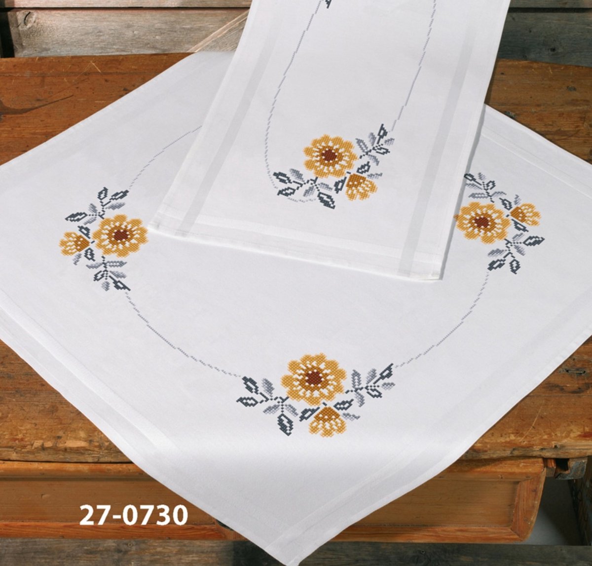 Permin borduurpakket tafelkleed bloemen 27-0730 voorbedrukt