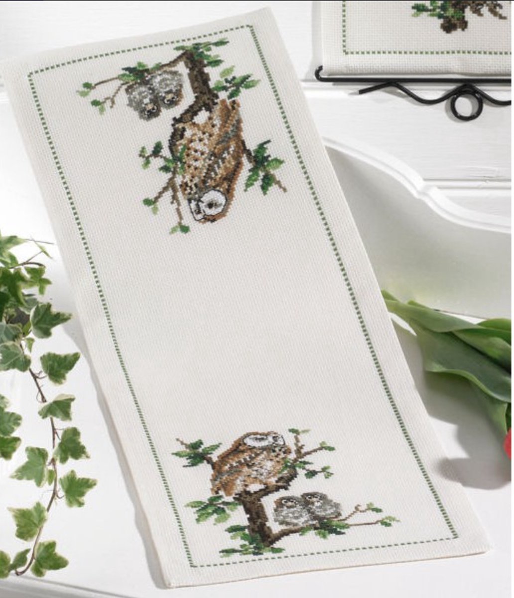 Borduurpakket - Tafellopertje - uilenfamilie - Owl family - Permin