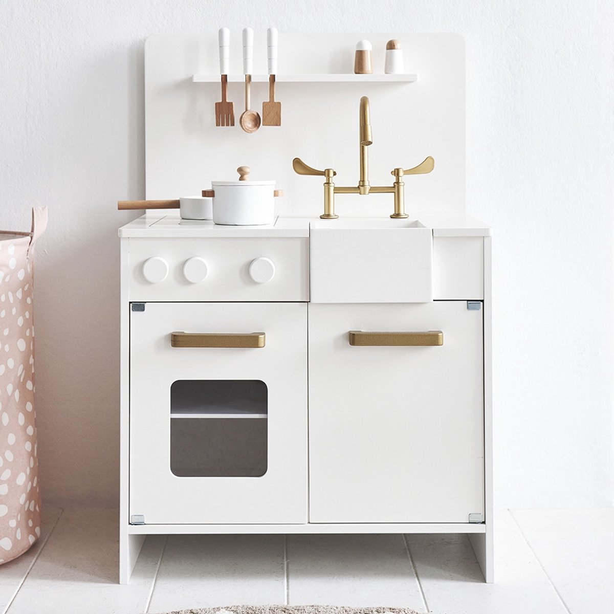 Petite Amélie Speelkeuken Hout Wit - Kinderkeuken incl. 7 Speelgoed Keukenaccessoires - Met Gouden Details voor een Vleugje Luxe - Stralend, Betoverend & Vol Verbeelding