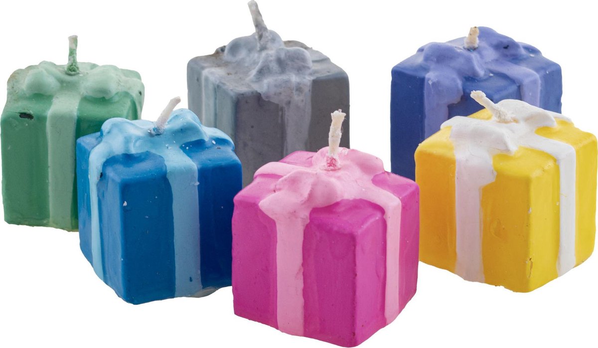  s in  de vorm van kadootjes in 6 verschillende kleuren - Gift box candles - 24 stuks - 2.5 x 2.5 x 2.5 cm  -
