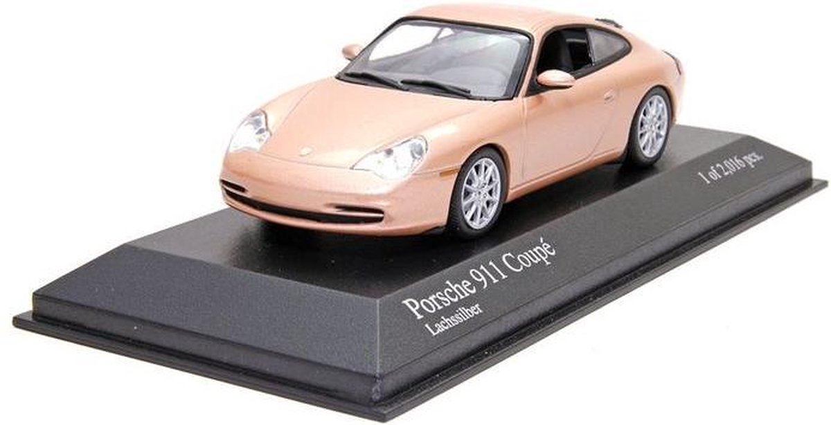 Porsche 911 Coupé 2001 - 1:43 - Minichamps