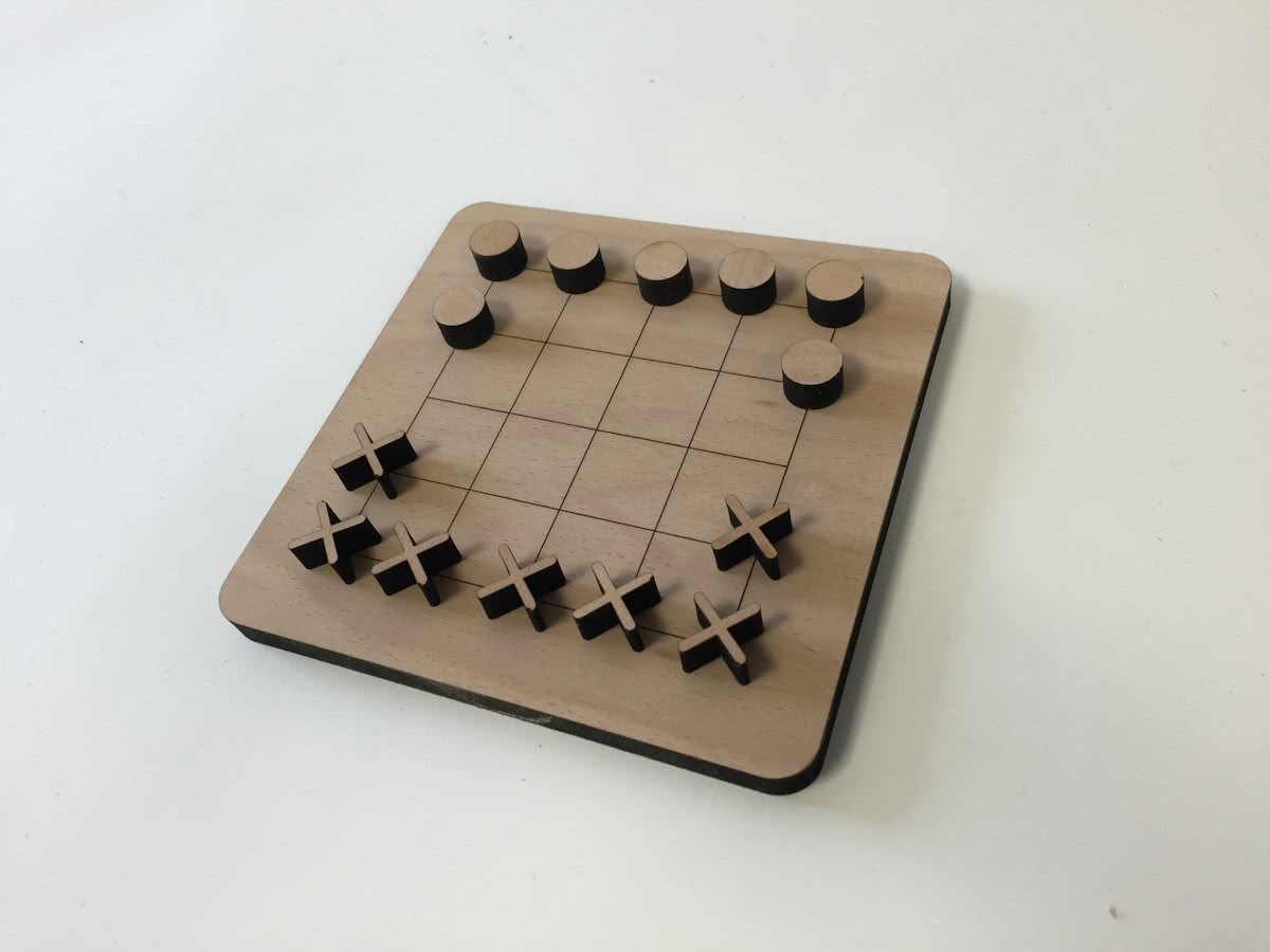 Five Field Kono spelletje