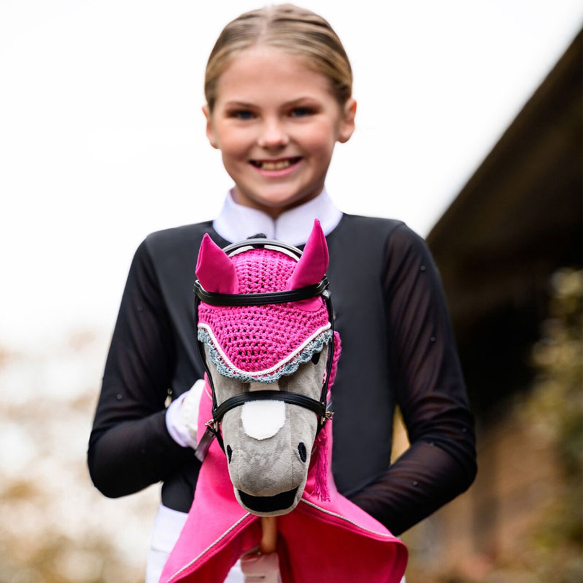 QHP Oornetje Hobby Horse Fuchsia - ONE