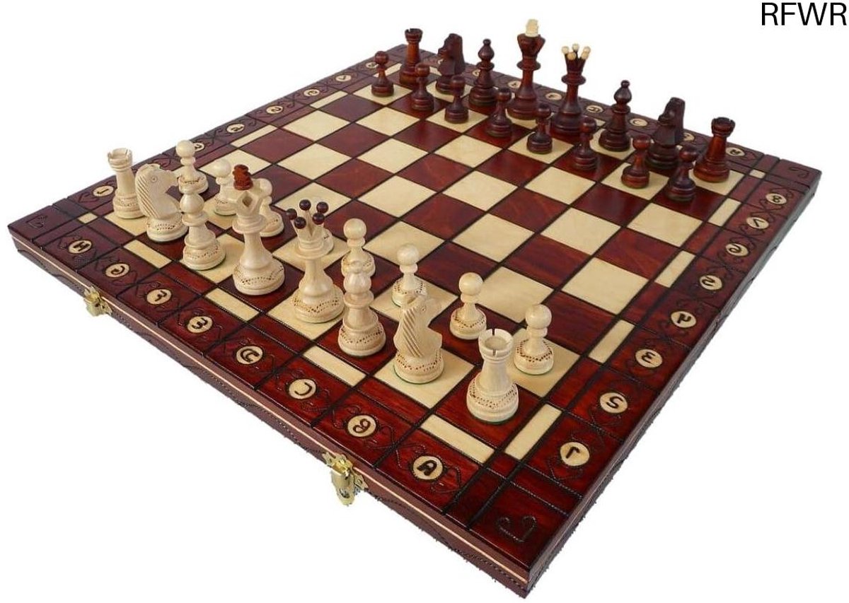  ® Schaakspel 40 x 40 cm van hout met ingebrand patroon en elegant design