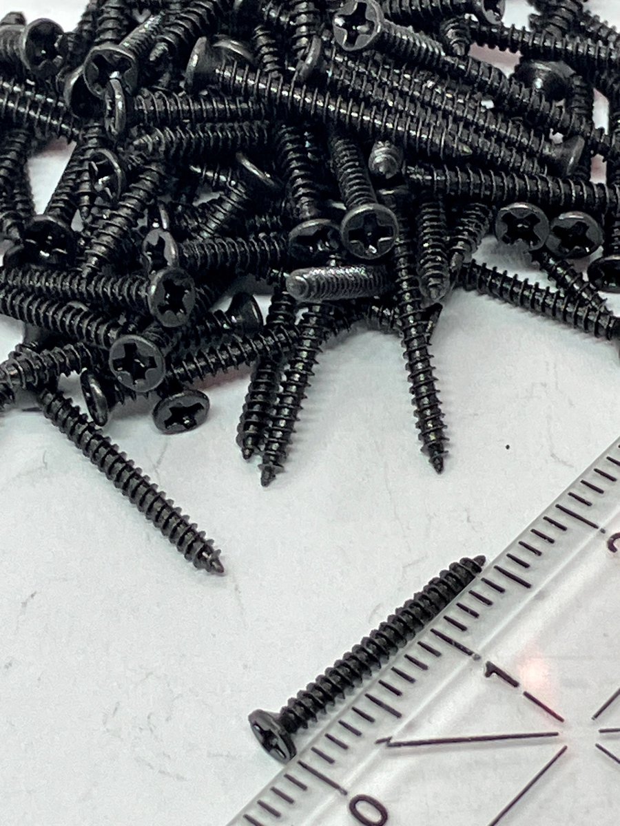 100 stuks RAILSCHROEVEN voor MÄRKLIN M / C RAIL, refr. 7299, 16 mm