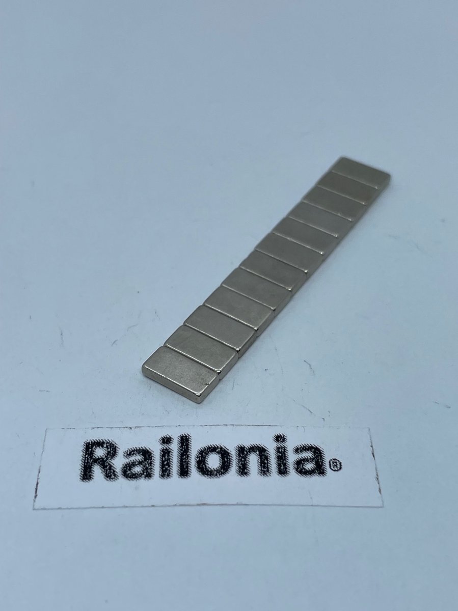 Voertuigmagneten (12 stuks!) - NIEUW refr.H0 (2x) 7556 - te gebruiken met Märklin schakelkontakt - Modelspoorbaan - Modelbouw H0