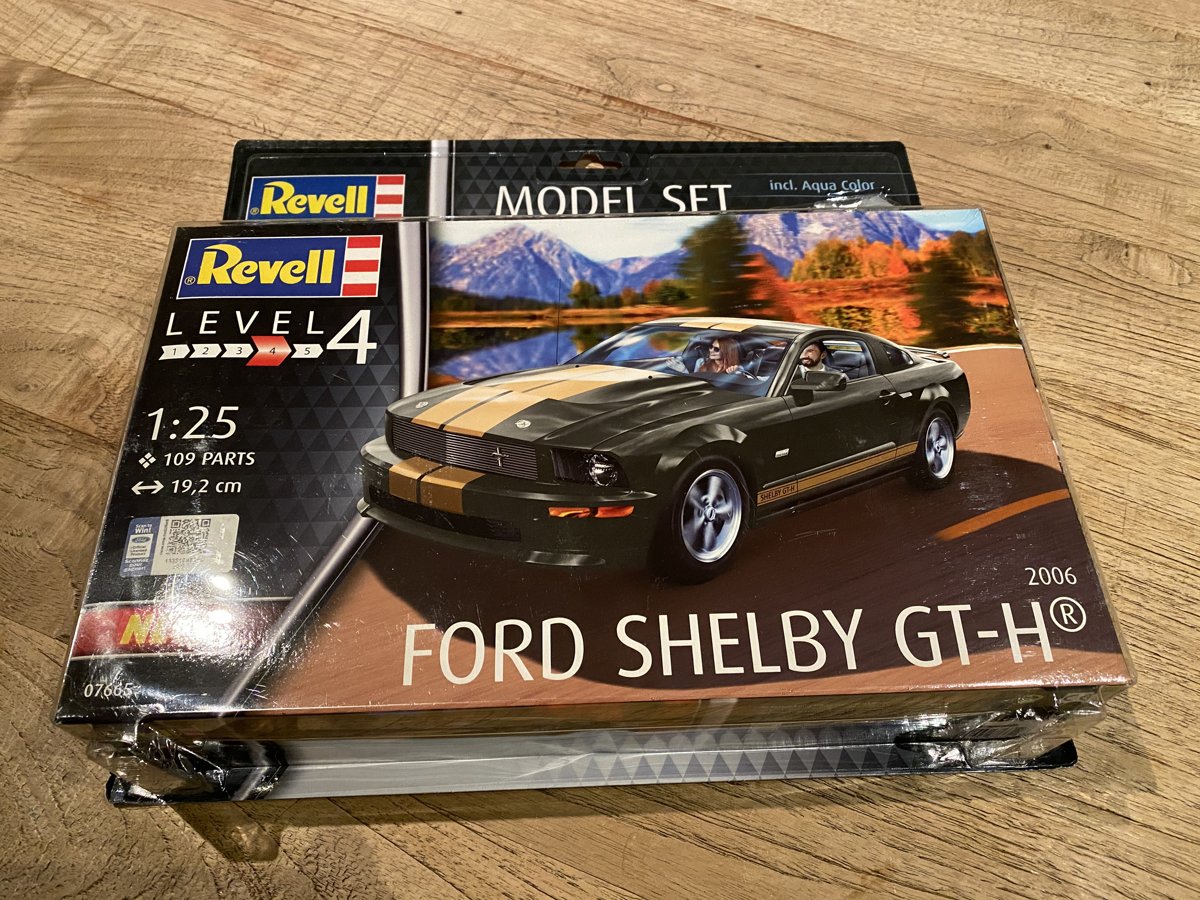 Revell Ford Shelby GT-H (2006) Bouwpakket