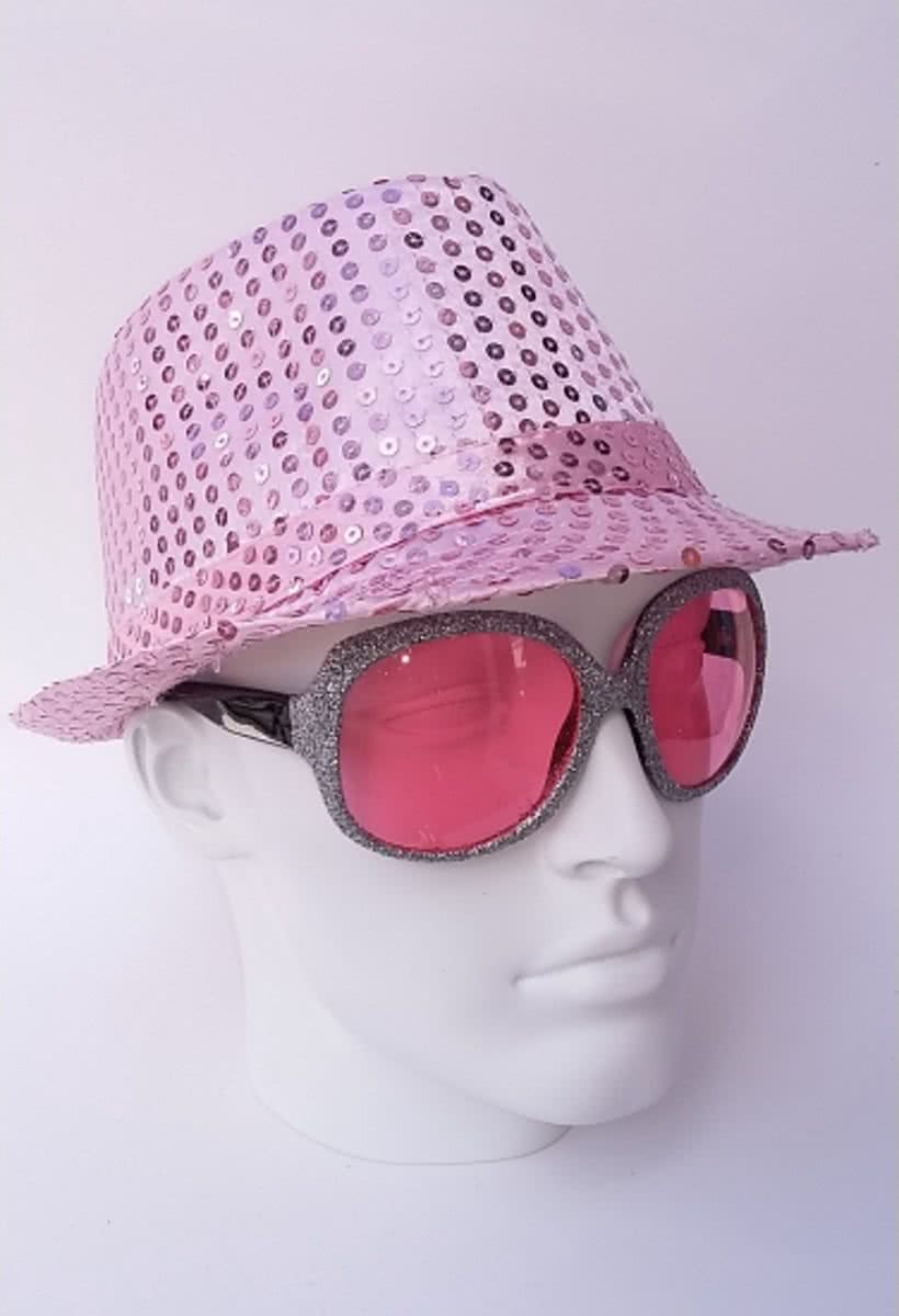 Hoedje met roze pailletten
