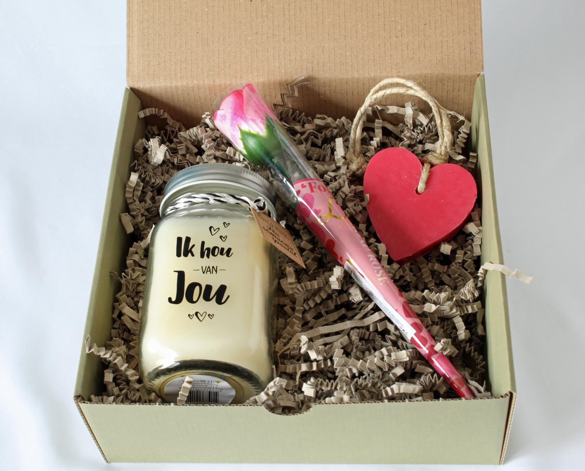 Minibox Ik hou van jou - cadeau liefde - cadeau vriendschap - cadeau vrouw - kaars - zeep