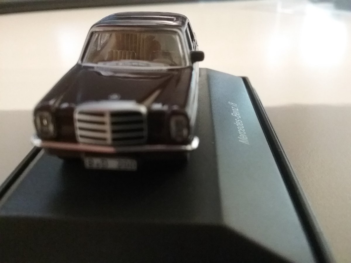 Mercedes-Benz /8 1:87 Schuco