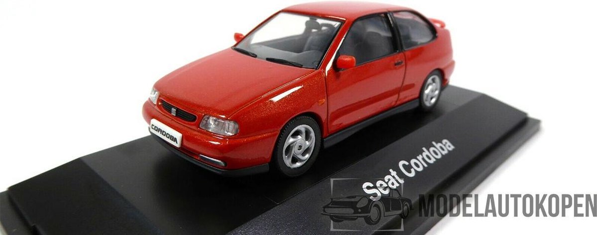 Seat Cordoba (Rood) 1/43 Dealermodel - Modelauto - Schaalmodel - Model auto - Miniatuurautos - Miniatuur auto