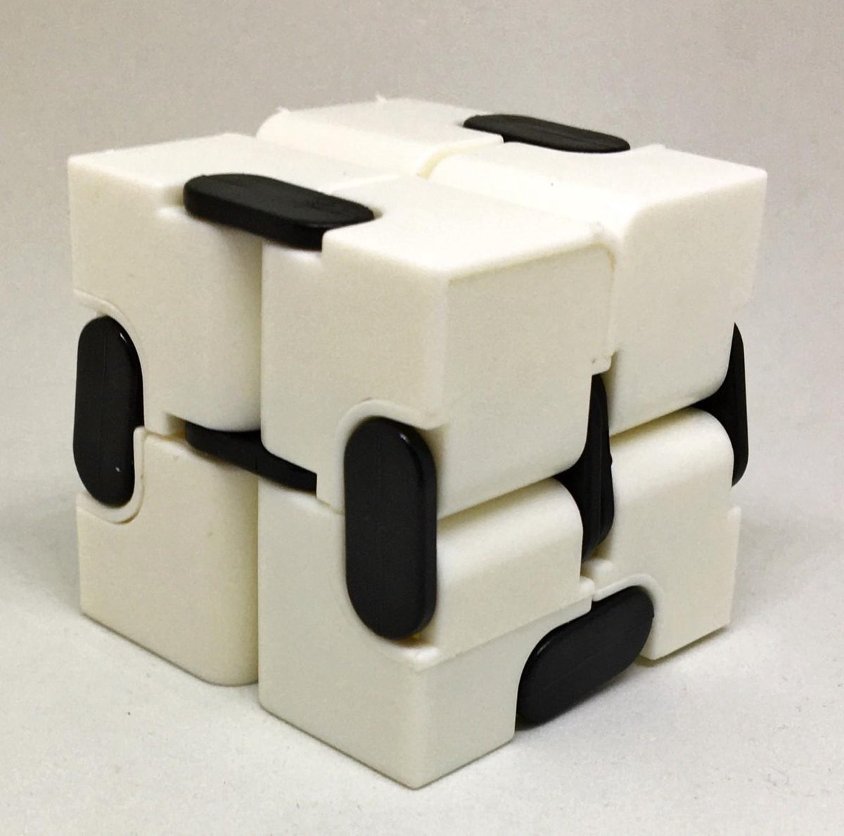 Fidget Kubus Infinity Cube Magic Finger Spinner   Friemelkubus   Zwart
