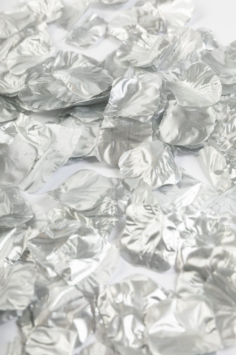 500x Rozenblaadjes Metallic Zilver - Feest Thema Bruiloft Rozen