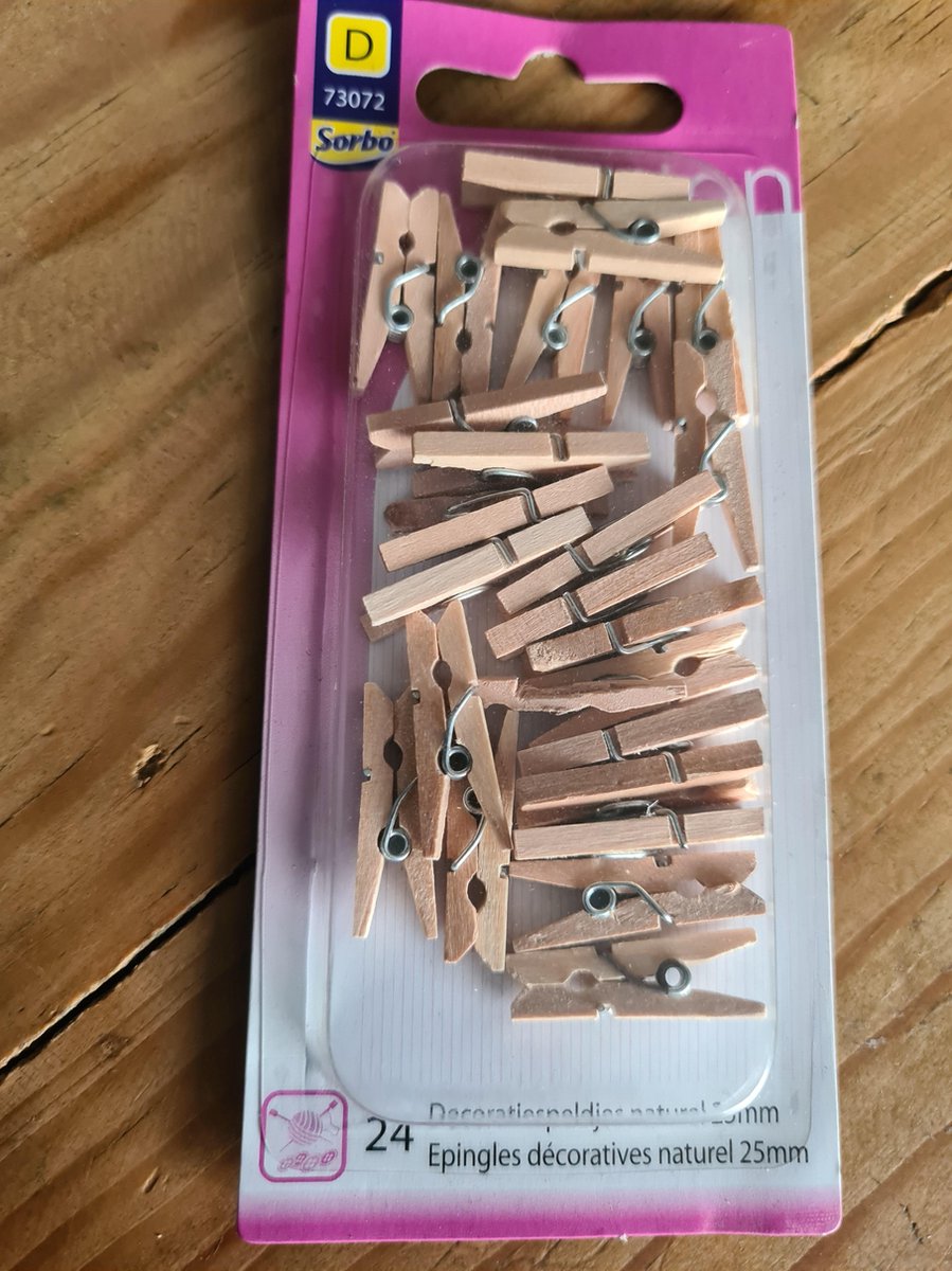 24 Decoratiespeldjes / Knijpertjes Naturel 25mm Sorbo