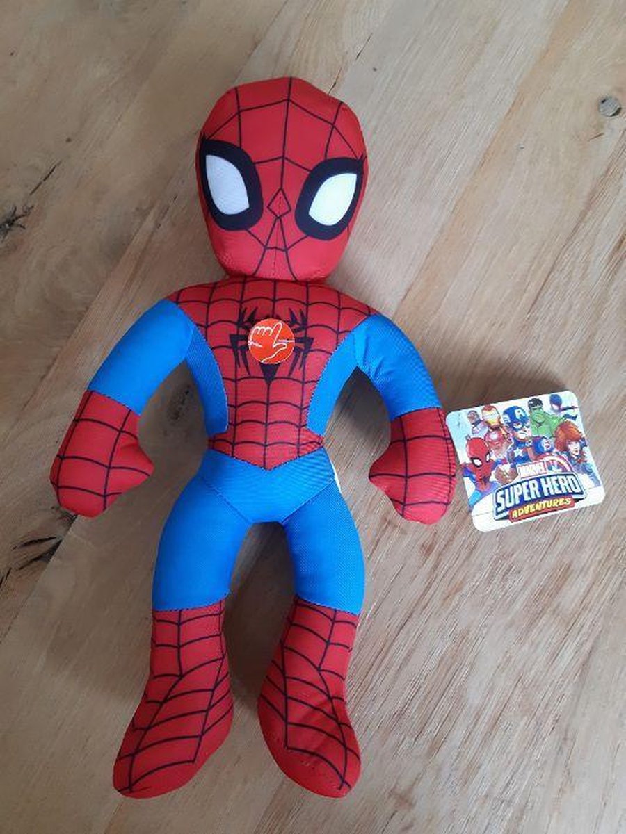 Marvel: Spider-Man 38 cm knuffel met geluid.