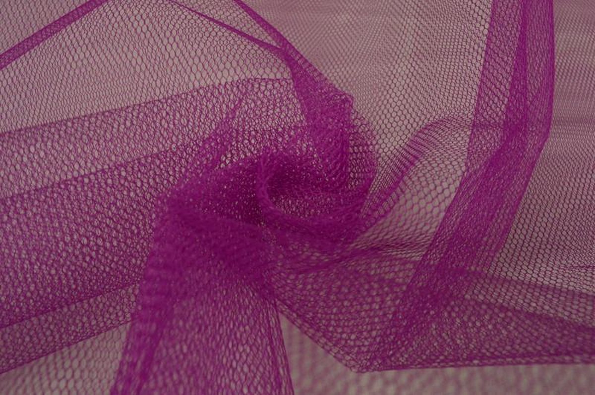 Tule stof - Cassis - 150cm breed - 50 meter