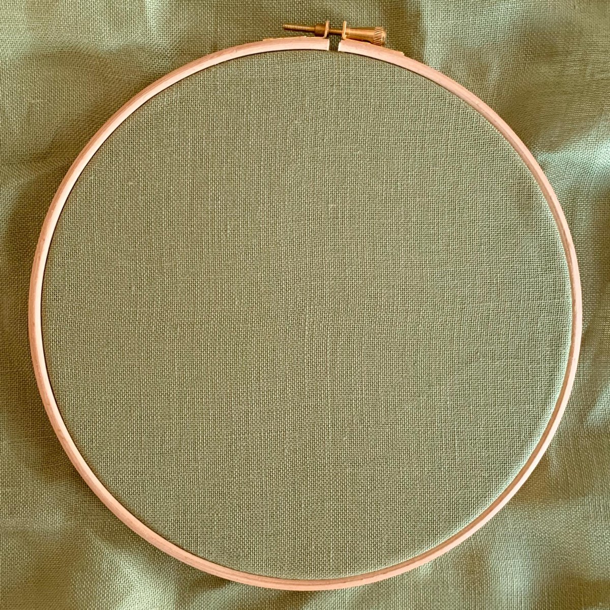 100 x 140 cm Olijfgroen 13 draads linnen voor kruissteek en vrij borduren - 13 draden per cm - 32 count Belfast linen - Olijf Groen