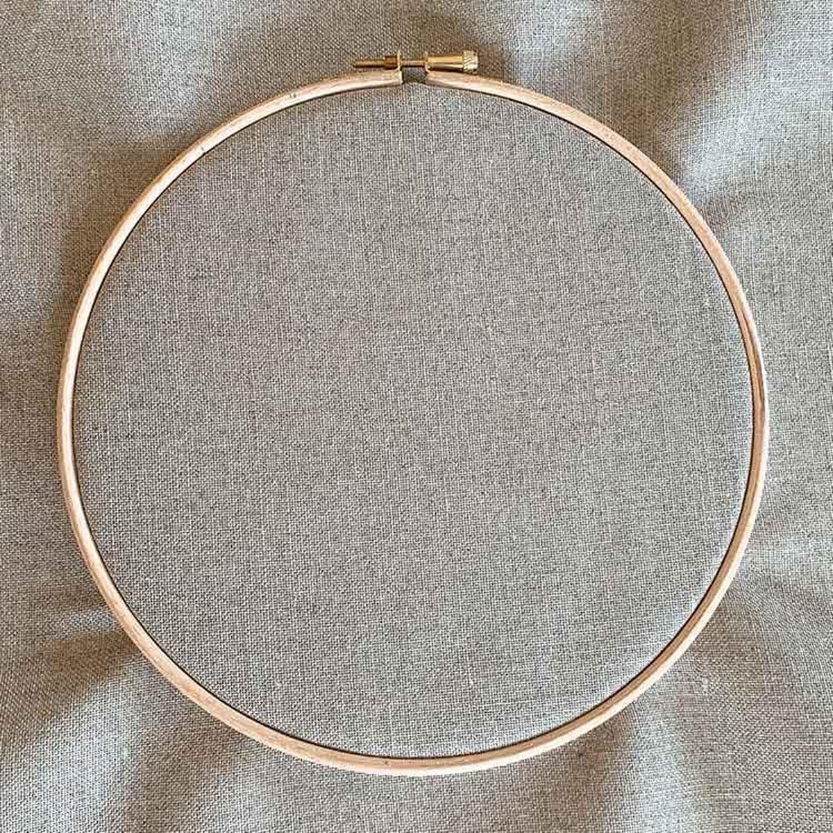 46 x 50 cm Linnen 32 Count borduurstof met 13 kruisjes per cm. Undyed Linnen Natuurlijke kleur