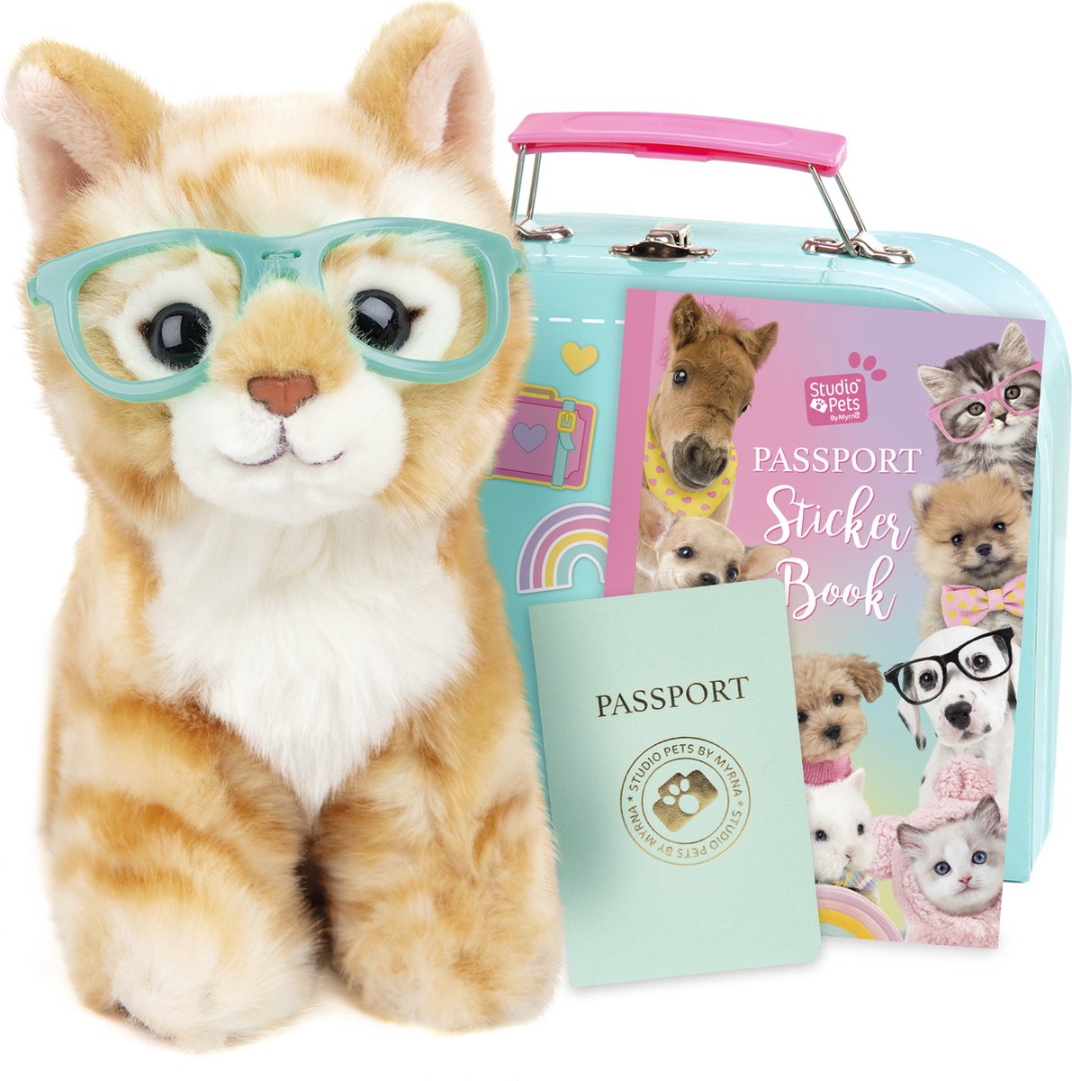 Studio Pets® Set van Knuffel Rode Katar Kat (16cm) met Koffer, Stickerboek en Paspoort