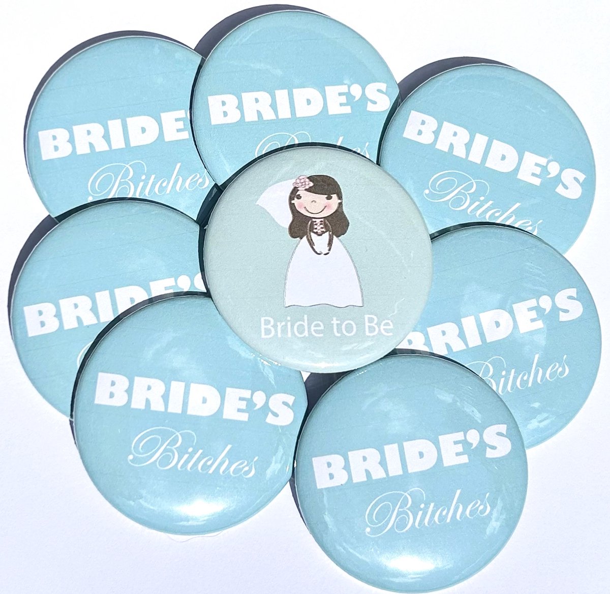 Button set Bride to Be en Brides Bitches mint - bride to be - bruid - bitches - vrijgezellenfeest - trouwen - huwelijk - bruiloft - button - mint
