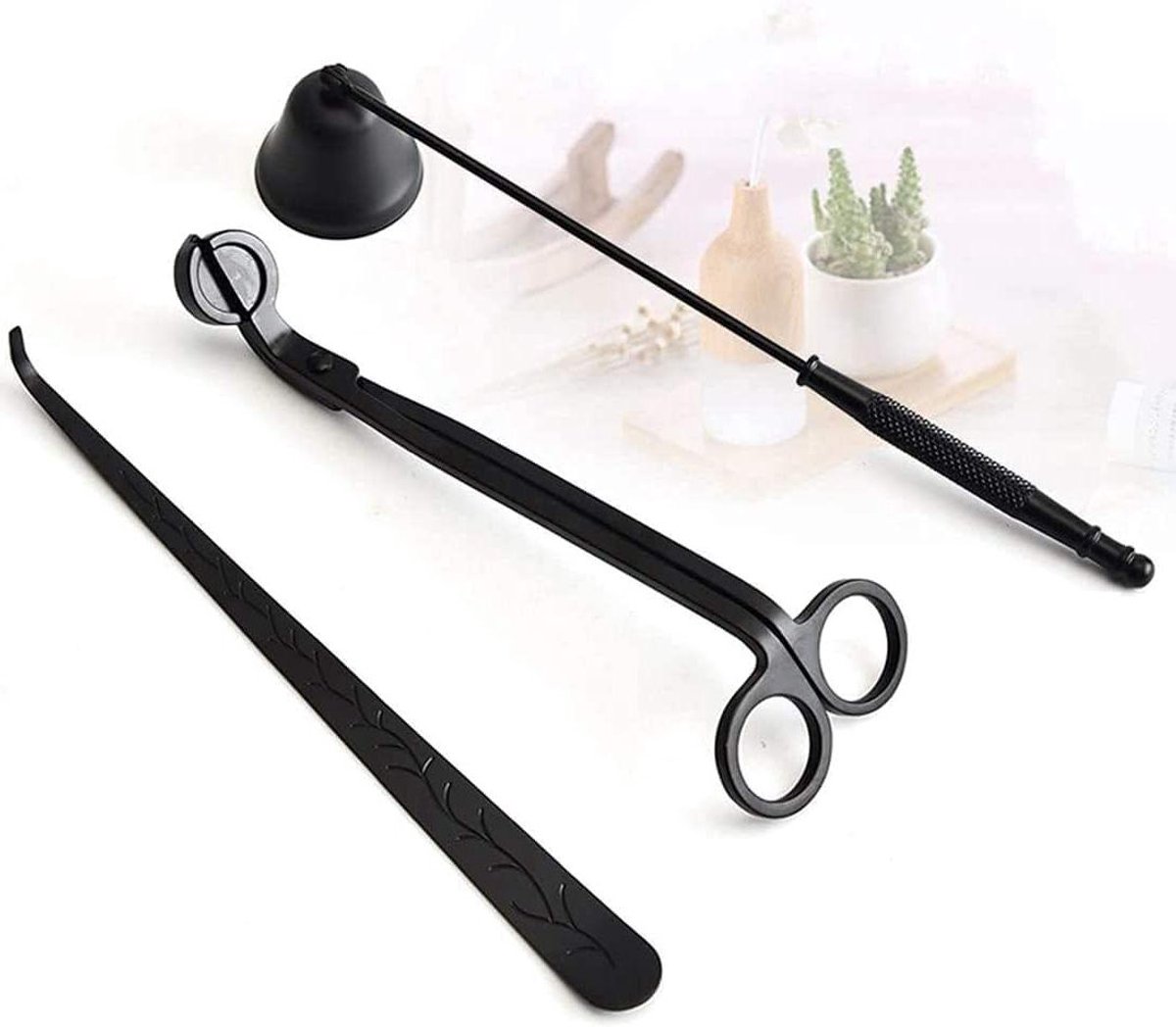   - Accessoireset kaarsen: lont trimmer, lont lepel, kaarsenblusser en lont lade (zwart) met handleiding