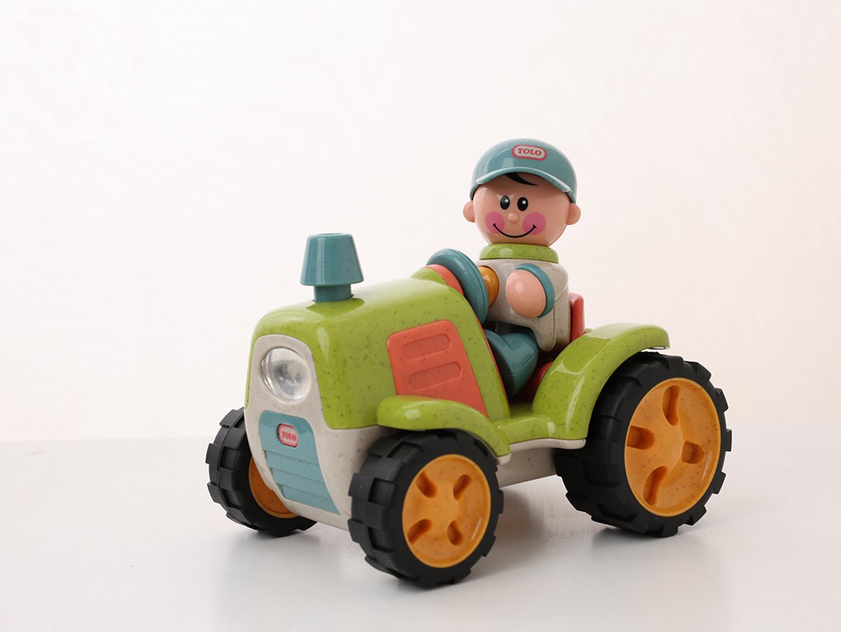 Tolo tractor speelgoed First Friends boerderij duurzaam interactief.