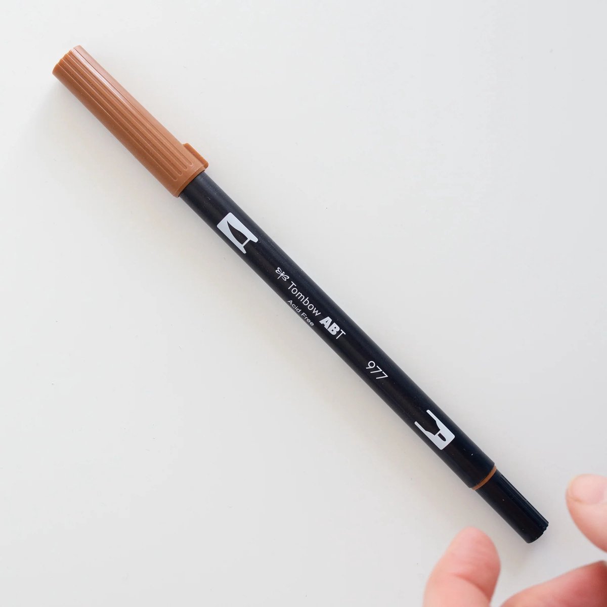 Tombow ABT Dual Brush Pen ABT-977 Saddle Brown