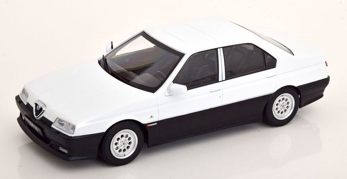 1:18 Diecast-model Alfa Romeo 164 Q4 1994 wit Triple9