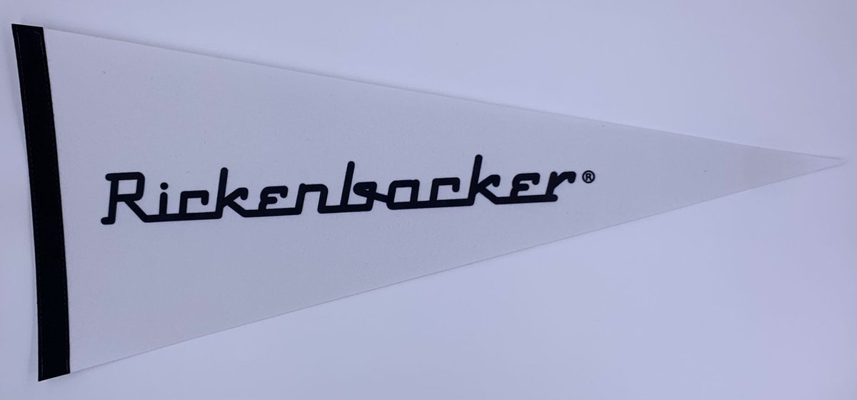 Rickenbacker - gitaar - gitaar logo - Muziek - Vaantje - Amerikaans - Sportvaantje - Wimpel - Vlag - Pennant -  31*72 cm - Rickenbacker merk