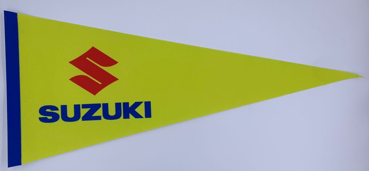 Suzuki - Suzuki Motorcycles - Suzuki motors - Suzuki Geel - Motoren - Motors - Vaantje - Amerikaans - Japan motors - Japanse motoren - Verenigde Staten - Sportvaantje - Wimpel - Vlag - Pennant -  31*72 cm