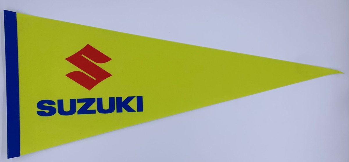 Suzuki - Suzuki Motorcycles - Suzuki motors - Suzuki Geel - Motoren - Motors - Vaantje - Amerikaans - Japan motors - Japanse motoren - Verenigde Staten - Sportvaantje -   - Vlag - Pennant -  31*72 cm