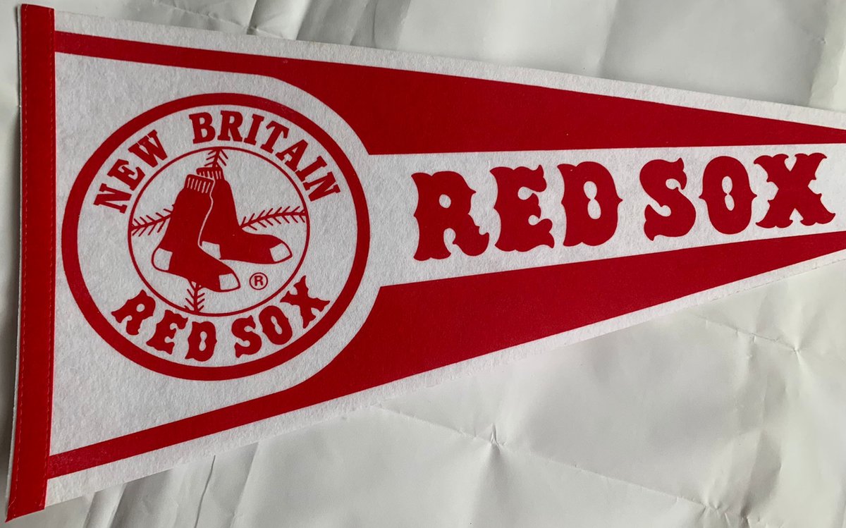   - New Britain Red Sox - MLB - vintage Vaantje - Baseball - Honkbal - Sportvaantje -   - Vlag - Pennant - Rood/Wit- 31 x 72 cm - oud logo