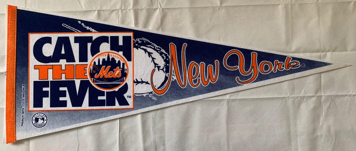   - New York Mets - NY - MLB - vintage Vaantje - Baseball - Honkbal - Sportvaantje -   - Vlag - Pennant - Oranje/Wit/Blauw - 31 x 72 cm - oud logo - catch the fever
