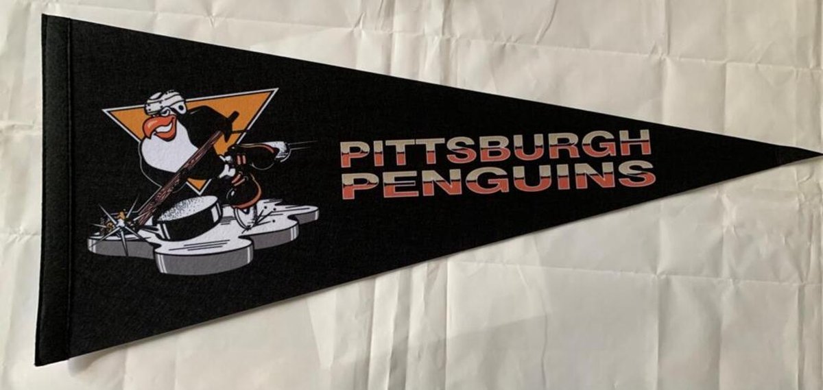   - Pittsburgh Penguins - Vintage penguin - NHL - Vaantje - Ijshockey - Hockey - Ice Hockey - Sportvaantje - Pennant -   - Vlag - Zwart/Geel/Wit - 31 x 72 cm