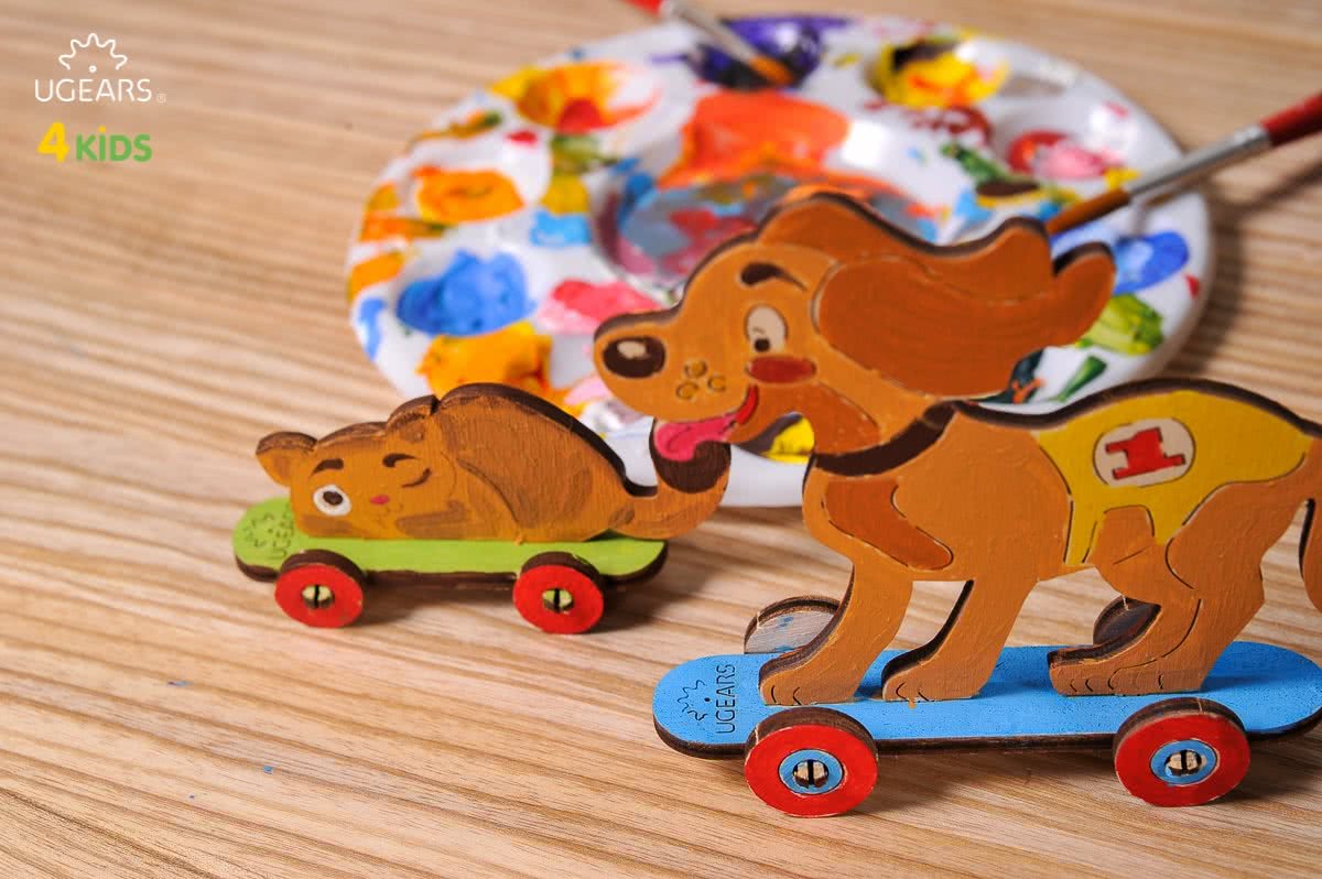 UGears - Kleurenmodel - Poes en hondje op skateboard