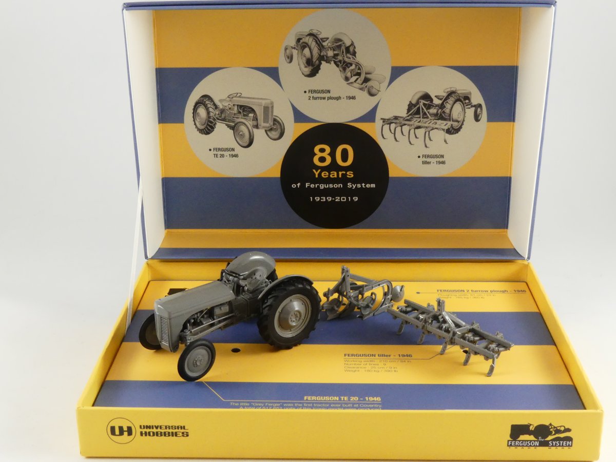 Ferguson TE20 met werktuigen