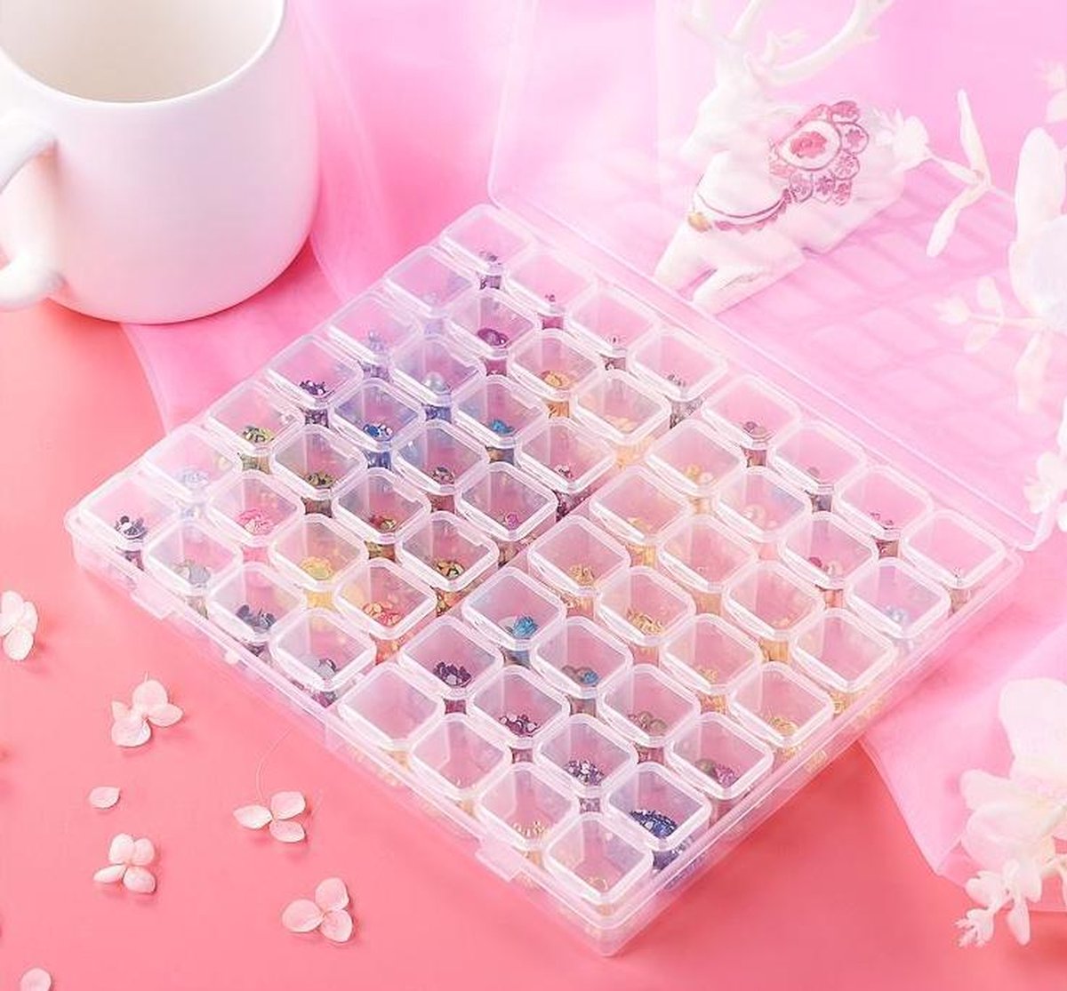 Diamond Painting Opbergdoos 56 Vakjes met Opbergtas en 64 Stickers - Sorteerdoos - Sorteerbakjes - Kralenbak - Accessoires - Etui - Voordeelset
