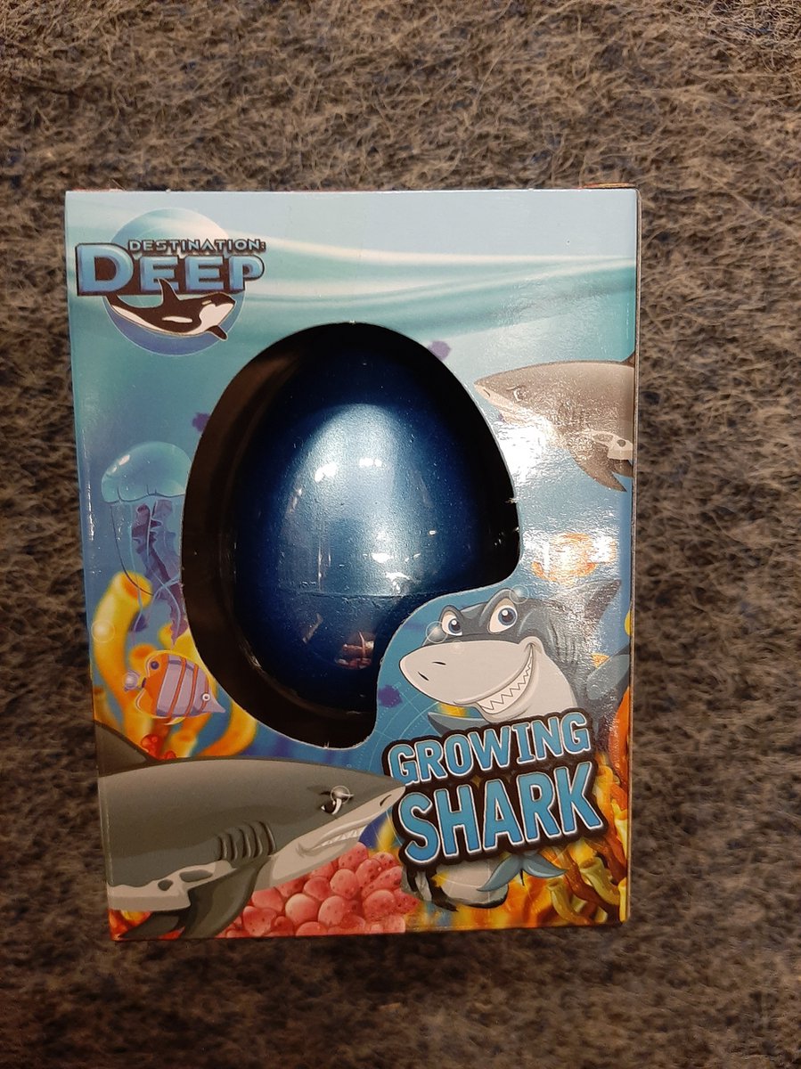 Destination Deep Ei met Groeiende Haai, 6cm