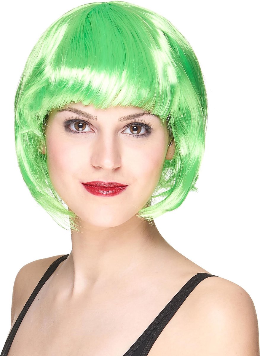   - Korte groene damespruik