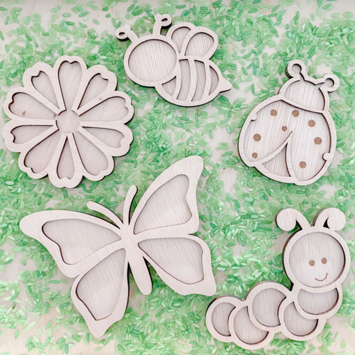 Houten lente vulvormen set - 5 stuks - Voorjaar, bloem, bij, rups - Speelrijst vorm - Sensory, sensorisch speelgoed speelframe, Montessori open-ended, vultray, speelbak speelvorm